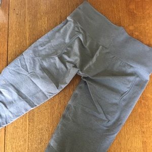Lululemon Light Grey Capri Pant